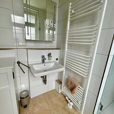 Exklusives Haus, Ruhig Gelegen Im Innenhof, Zentral, Lichtdurchflutet Zustellbett,babybett Bei Bedarf *