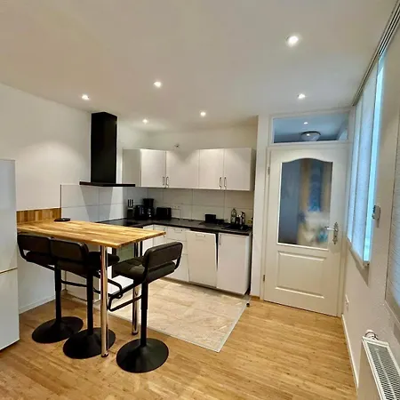Exklusives Haus, Ruhig Gelegen Im Innenhof, Zentral, Lichtdurchflutet Zustellbett,babybett Bei Bedarf דירה