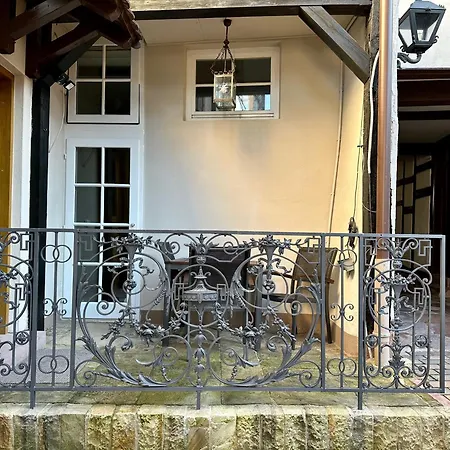 Exklusives Haus, Ruhig Gelegen Im Innenhof, Zentral, Lichtdurchflutet Zustellbett,babybett Bei Bedarf