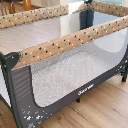 Exklusives Haus, Ruhig Gelegen Im Innenhof, Zentral, Lichtdurchflutet Zustellbett,babybett Bei Bedarf Apartman