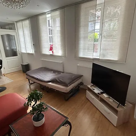 Exklusives Haus, Ruhig Gelegen Im Innenhof, Zentral, Lichtdurchflutet Zustellbett,babybett Bei Bedarf