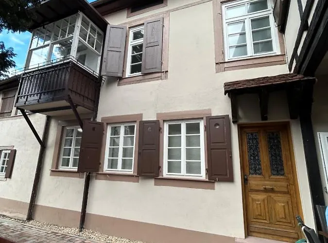 Exklusives Haus, Ruhig Gelegen Im Innenhof, Zentral, Lichtdurchflutet Zustellbett,babybett Bei Bedarf Lägenhet *