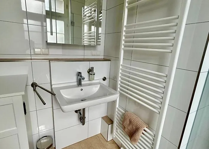 Exklusives Haus, Ruhig Gelegen Im Innenhof, Zentral, Lichtdurchflutet Zustellbett,babybett Bei Bedarf *