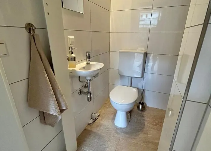 Exklusives Haus, Ruhig Gelegen Im Innenhof, Zentral, Lichtdurchflutet Zustellbett,babybett Bei Bedarf