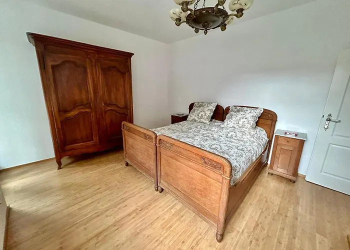 Exklusives Haus, Ruhig Gelegen Im Innenhof, Zentral, Lichtdurchflutet Zustellbett,babybett Bei Bedarf Lägenhet *