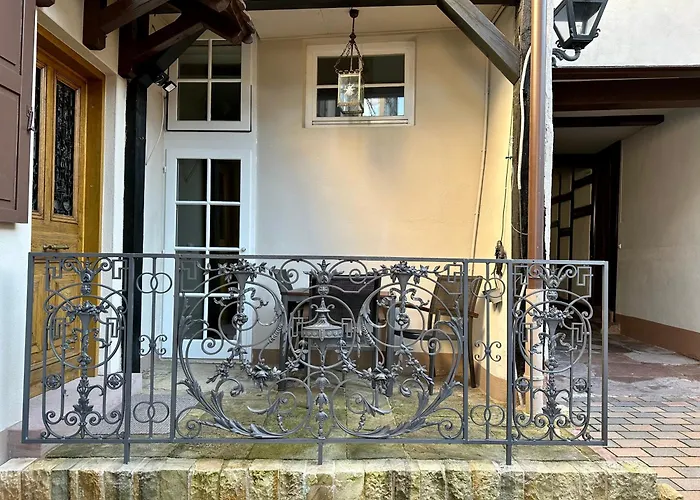 Exklusives Haus, Ruhig Gelegen Im Innenhof, Zentral, Lichtdurchflutet Zustellbett,babybett Bei Bedarf