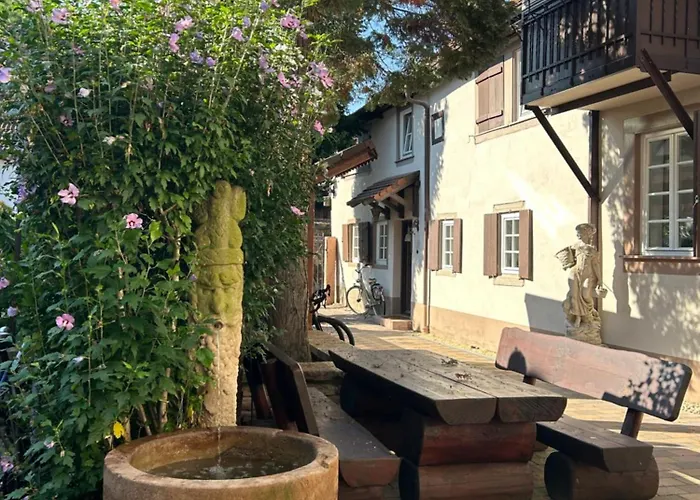 Exklusives Haus, Ruhig Gelegen Im Innenhof, Zentral, Lichtdurchflutet Zustellbett,babybett Bei Bedarf Lägenhet Karlsruhe